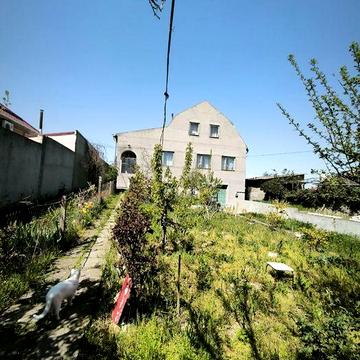 Продам будинок з цокольним та мансардними поверхами
