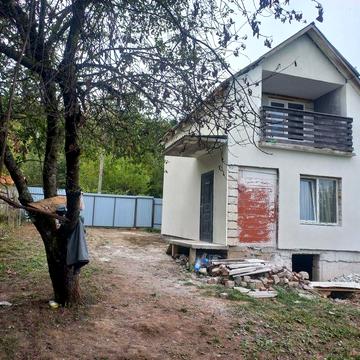 Продається дачний  будинок.