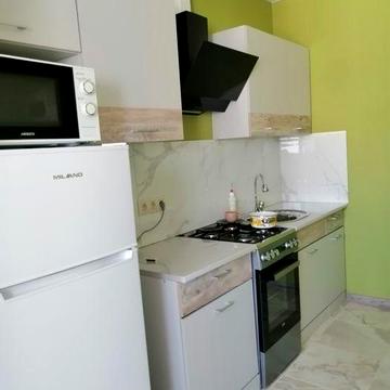 Продам 1-но кімнатну квартиру з ремонтом в новому будинку на Київській