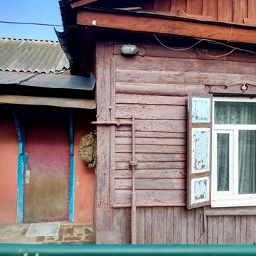 В ЦЕНТРІ ЧЕРНІГОВА продається частина будинку.