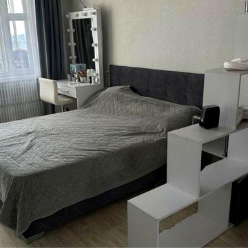 Продам 1-но кімнатну квартиру в центрі міста, біля церкви.