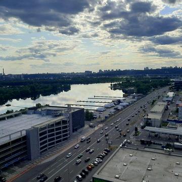 Продам квартиру з ремонтом Дніпровська набережна, 23, ТРЦ River Mall