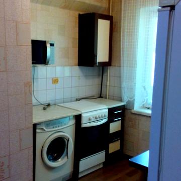 Богатирська вул., 8