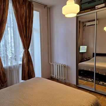 Лесі Українки просп. (Пушкіна), 13