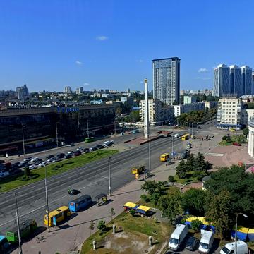 Дмитрівська вул., 2