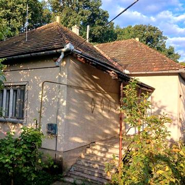 Будинок на дві сімї в с. Гут біля майбутнього термального комплексу