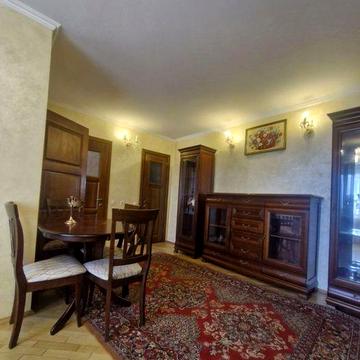 Продам 3 кімнатну квартиру на Проспекті Червоної Калини