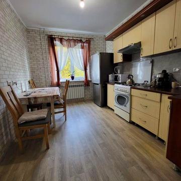 Продам  3 х комн.кв .Хортицкой  / 2 этаж  / квартира с ремонтом
