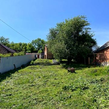 Продається участок з будинком в селі Сад