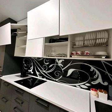 Михайла Грушевського вул., 30г