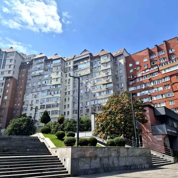 Лесі Українки просп. (Пушкіна), 13