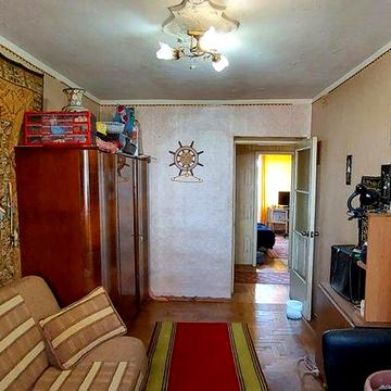 4 кімнатна квартира.Кімнати роздільні. Цегляний будинок. Загальна 82м2