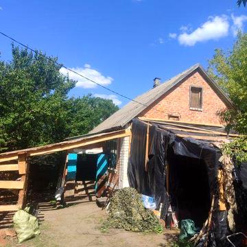 Чудовий Будинок з великим двором та городом.