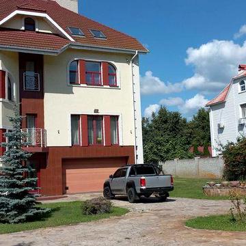 Продам домоволодіня по вул. Квіткова 1, с. Щасливе, 850 м2