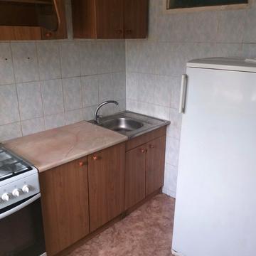 Космонавтів вул., 5