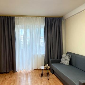 Йорданська вул. (Лайоша Гавро), 4