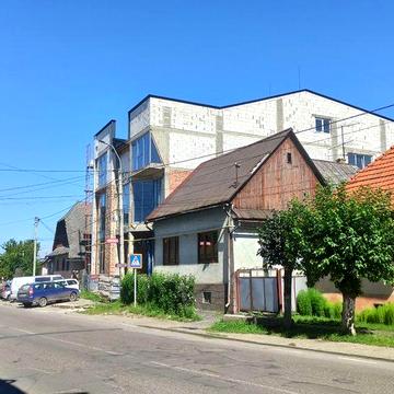Земельна ділянка в центрі Тячева під інвест. проект (ТЦ, ресторан)
