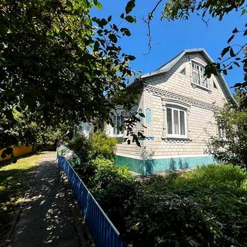 Просторий будинок 103 м², зручне розташування