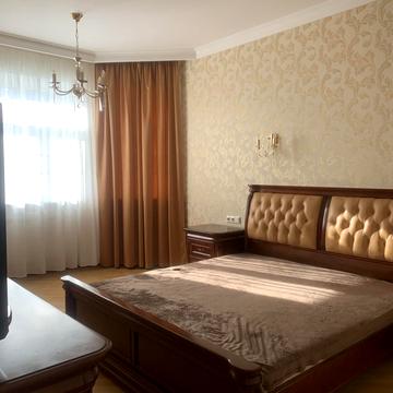 Василя Верховинця вул., 10