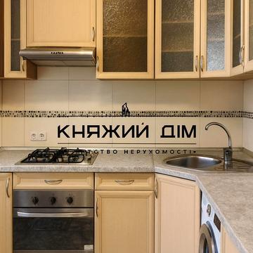 Нижньоюрківська вул., 4