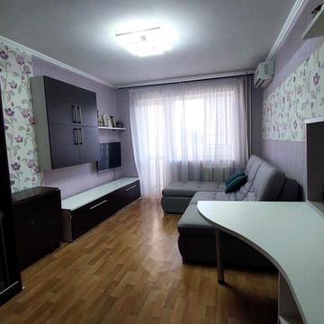 Продам 2к.квартиру м. Дворец спорта ул. Каденюка 6а