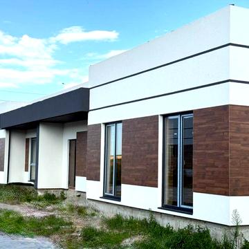Продам Кутовий котедж з 4сот землі. Р-н Льонокомбінату!