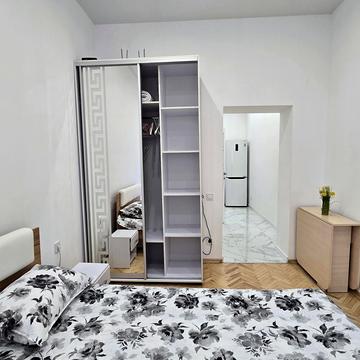 Рене Декарта вул., 3