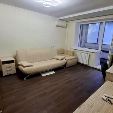 Героїв Харкова просп. (Московський), 300