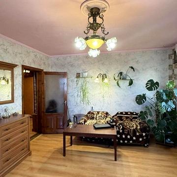 Небесної Сотні просп. (Маршала Жукова), 83