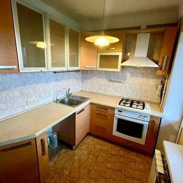 Продам гарну 3х кімнатну  квартиру на Березняках!