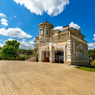 Зелена