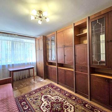 Продам 2к по вулиці Сенчева, 2/5, роздільне планування