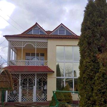 Продам будинок на Баварії, 180 м2, 2 поверхи,  капітальний ремонт