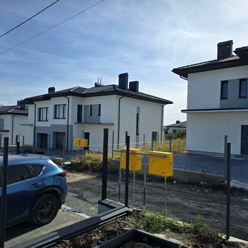 Будинок у Зубрі з підвалом