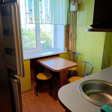 Можно на месяц!Сдам 2 к квартиру.в центре,5 минут от м.Левада