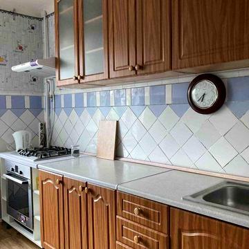 Оренда 2 кім.кв-ри вул. Берегового 4.. Севастопільска площа.