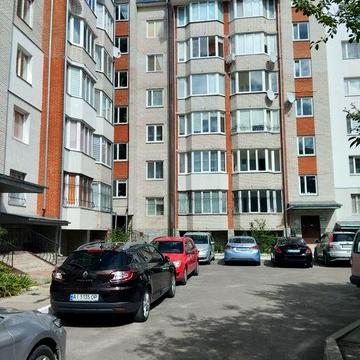 Здається в оренду  1 км квартира на Карпенка, на дружбі з індивідуальн