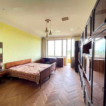 Продаж 2-кім. квартири метро Печерська вид на Батьківщину Мати