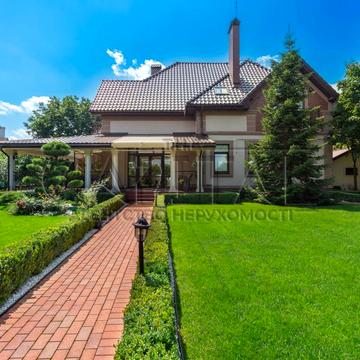 Велика Набережна, 13