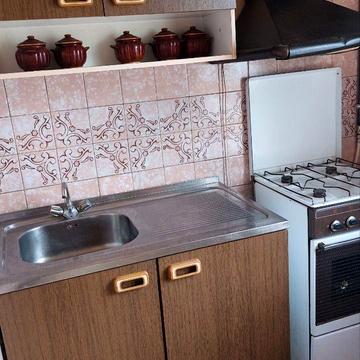 Нескорених вул., 58