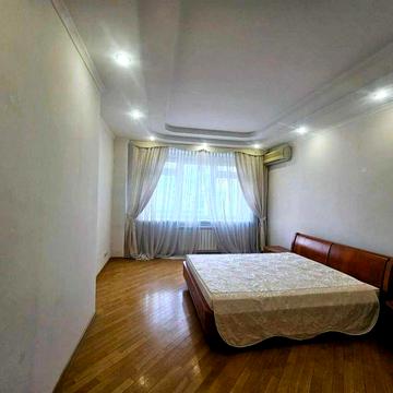 Здам 4 кімнатну квартиру,Лєскова,Печерський район,метро Печерська