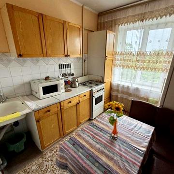 Здається бюджетна 2х кімнатна квартира з хорошим житловим станом!