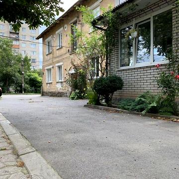 Продаж 3к Квартира Миколи Зерова вулиця