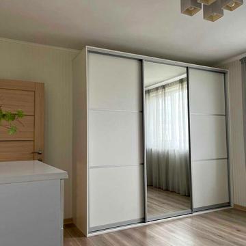 Продаж квартири в центрі з меблями і технікою. ЖК Вишиванка
