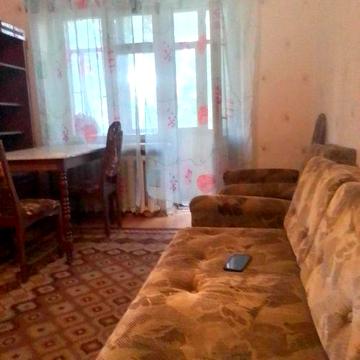 здають  1  кім квартирy  в центрі з 26 серпня