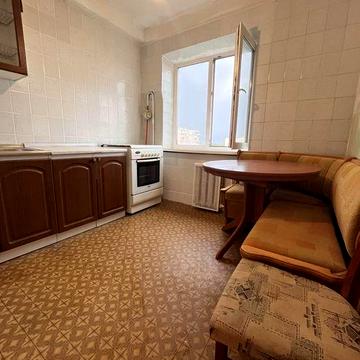 Продаж 2-кімнатної квартири Лісовий масив метро Лісова