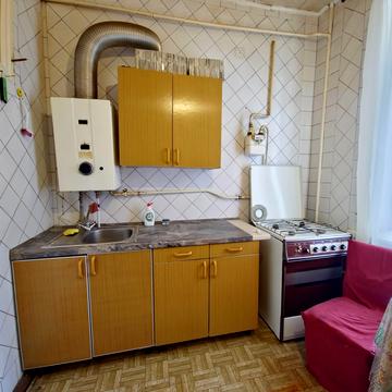 Водопровідна вул., 76