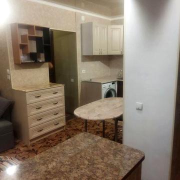 Сдаю свою 1 к квартиру студию.В центре.