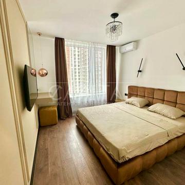 Дніпровська набережна вул., 18-А