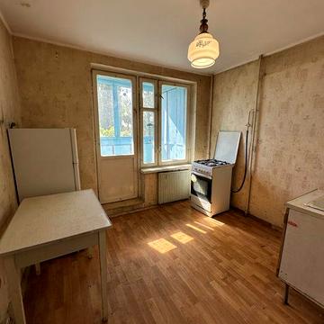 Продаж 1 кім м Київ, Святошинський  р-н, вул Ушакова 4